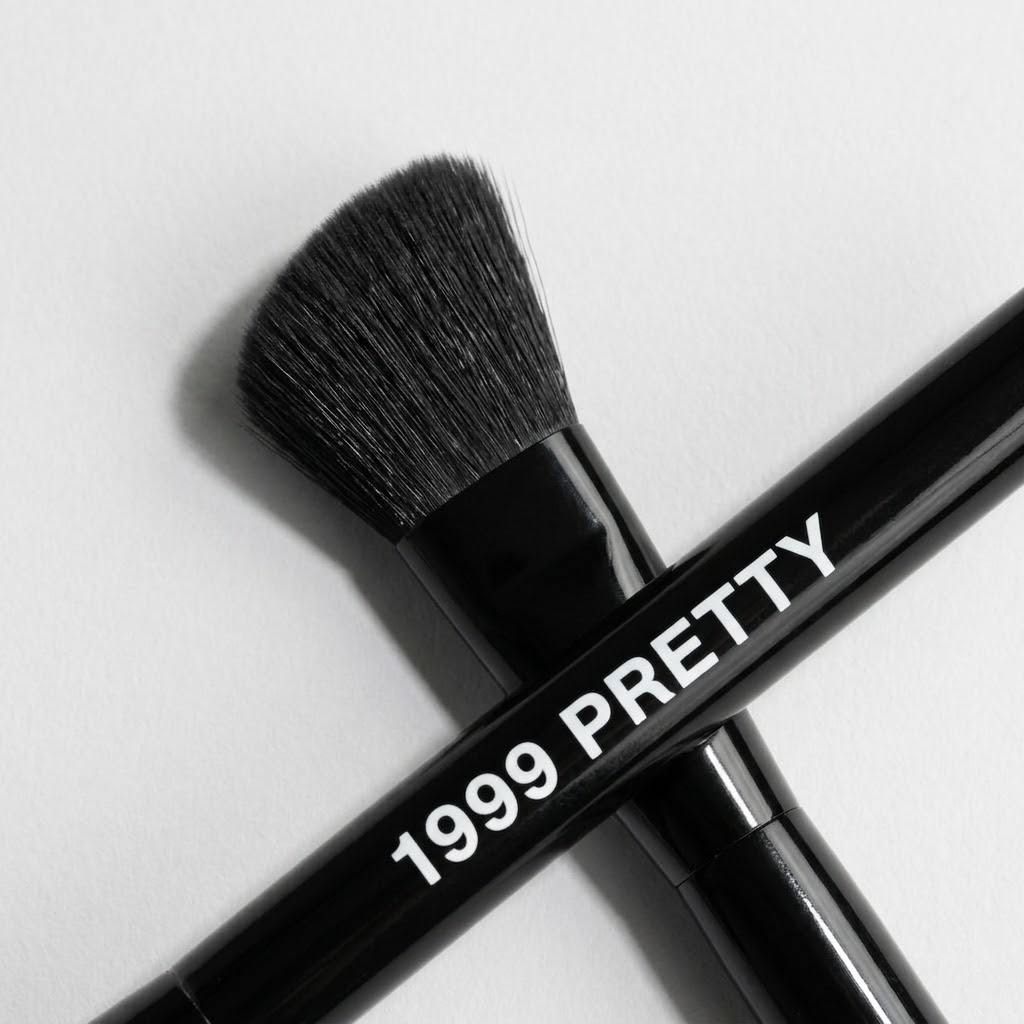 1999 PRETTY Soft Focus Blending Brush